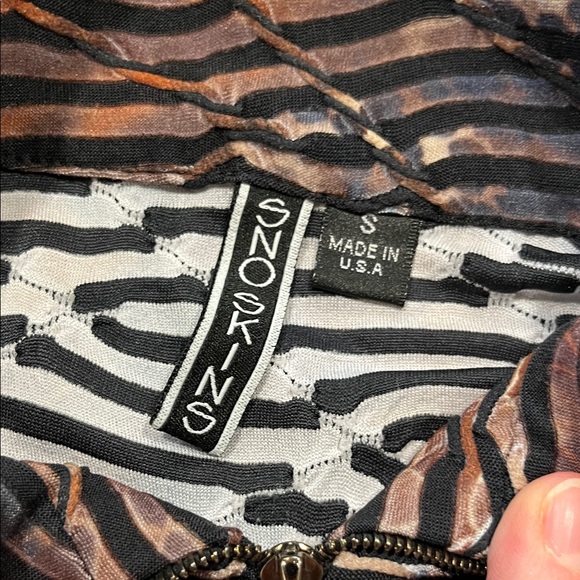 SNO SKINS Animal Print Patterned Quarter-Zip Top textured - Picture 2 of 6